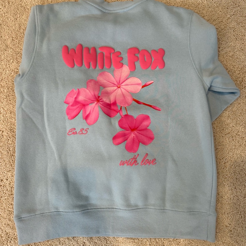 White Fox Boutique crew neck sweatshirts - Picture 2 of 3